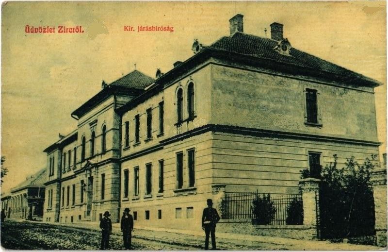 Fájl:A bírósági épület képeslapon 1905-ben.jpg