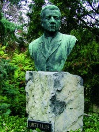 Loczy Lajos mellszobra.JPG