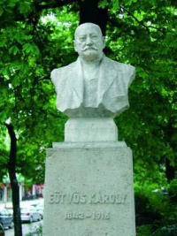Eotvos Karoly mellszobra.JPG