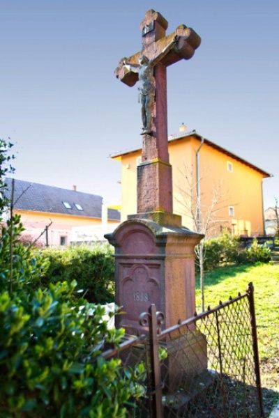 Fájl:Almadi Saner kereszt.jpg