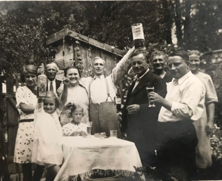 Fájl:A Bergli kertjében.jpg