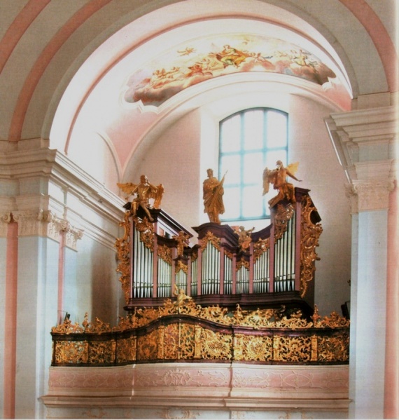 Fájl:Nagyorgona zirc.jpg